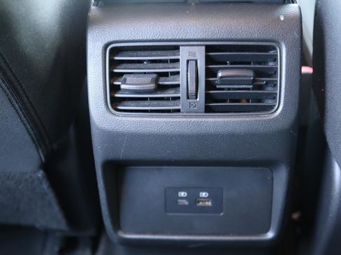 Used 2023 Nissan Rogue SV image 20