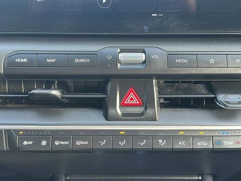 Used 2025 Kia K4 LXS image 25