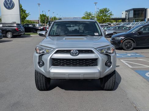Used 2018 Toyota 4Runner TRD Off-Road AWD/4WD image 11