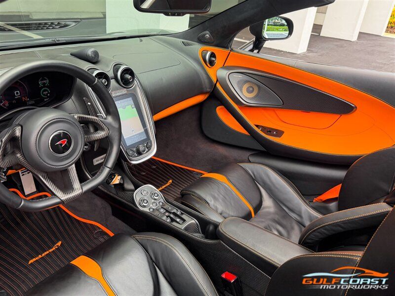 Used 2018 McLaren 570S Spider RWD image 16
