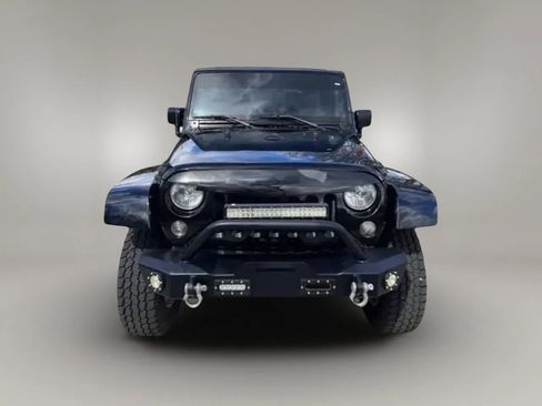 Used 2015 Jeep Wrangler Unlimited Sahara w/ Connectivity Group AWD/4WD image 3