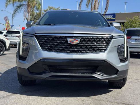 Used 2025 Cadillac XT4 Premium Luxury FWD image 5