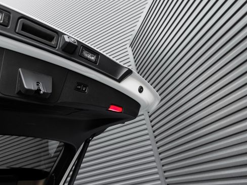 Used 2023 Porsche Cayenne GTS image 28