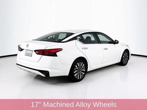 Used 2025 Nissan Altima 2.5 SV FWD image 7