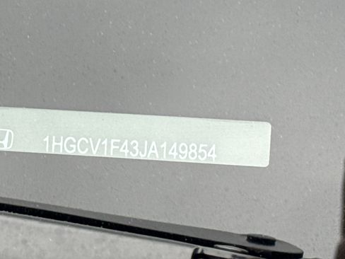 Used 2018 Honda Accord EX image 30