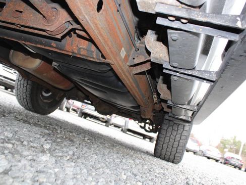 Used 2005 Chevrolet Suburban Z71 w/ Preferred Equipment Group image 34