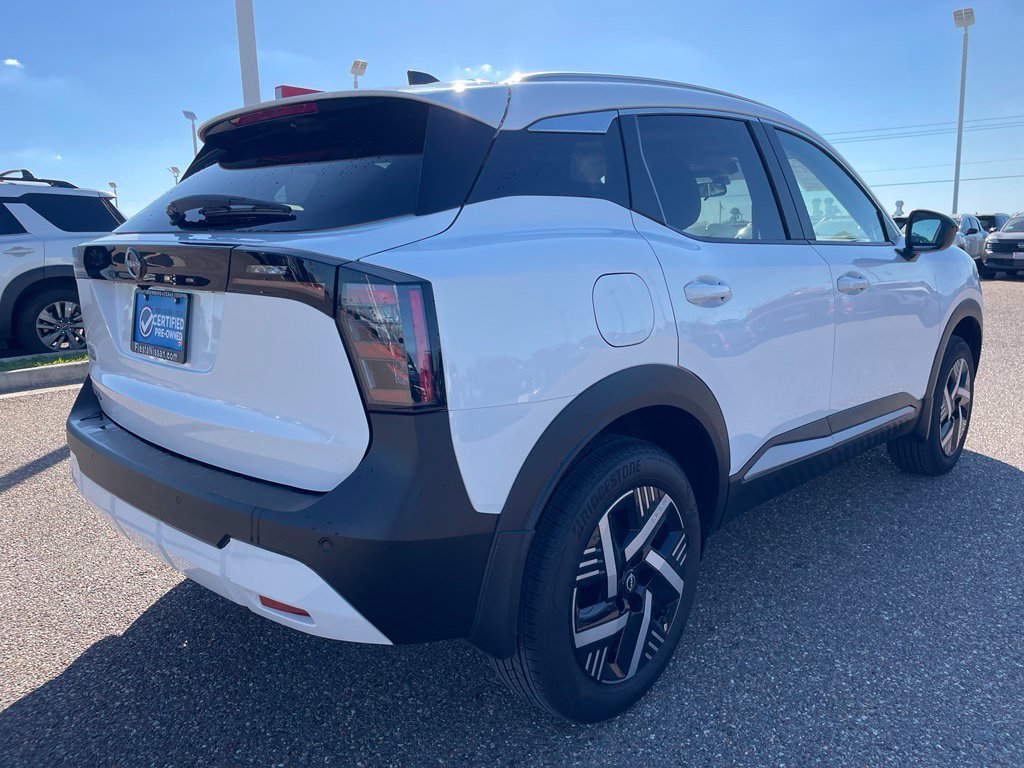 Used 2026 Nissan Kicks SV w/ SV Premium Package FWD image 3