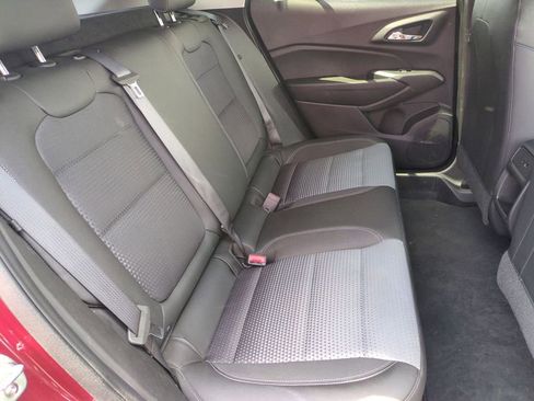 Used 2025 Chevrolet Trax LT w/ LT Convenience Package FWD image 20
