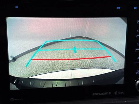 Used 2018 Toyota Sienna SE FWD image 5