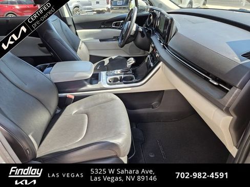 Used 2023 Kia Carnival EX FWD image 19