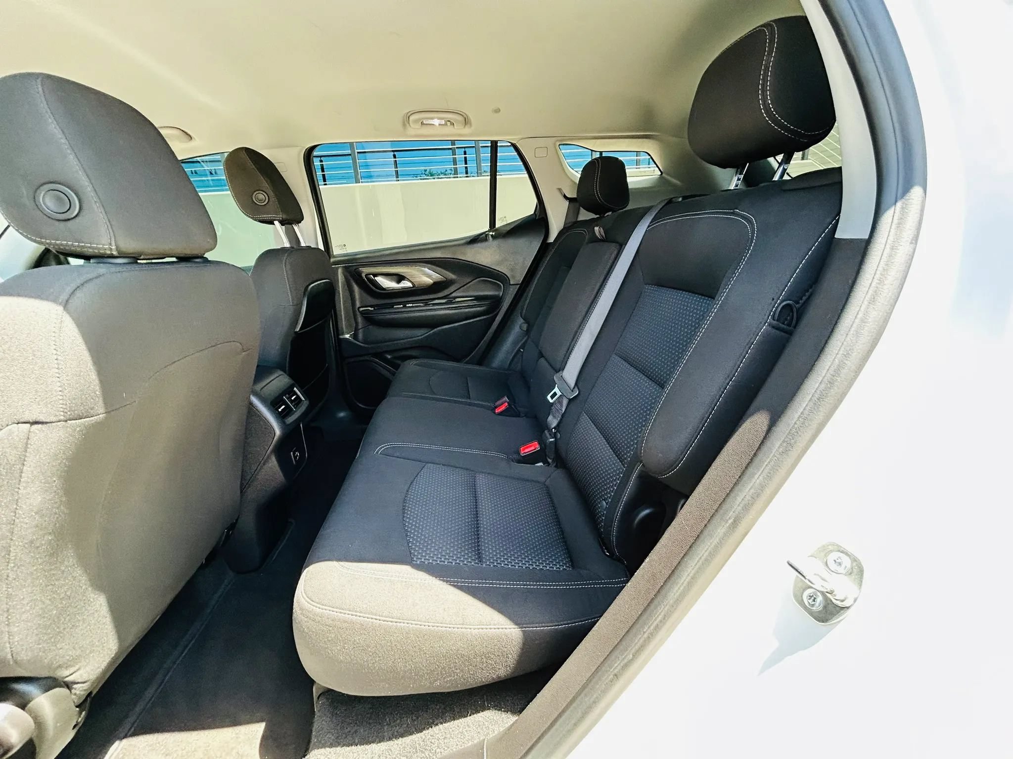 Used 2024 GMC Terrain SLE FWD image 15
