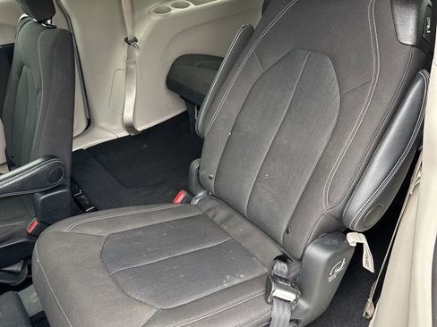 Used 2024 Chrysler Voyager LX image 11