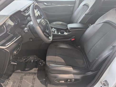 Used 2023 Jeep Grand Cherokee Trailhawk w/ Advanced Protech Group II AWD/4WD image 18