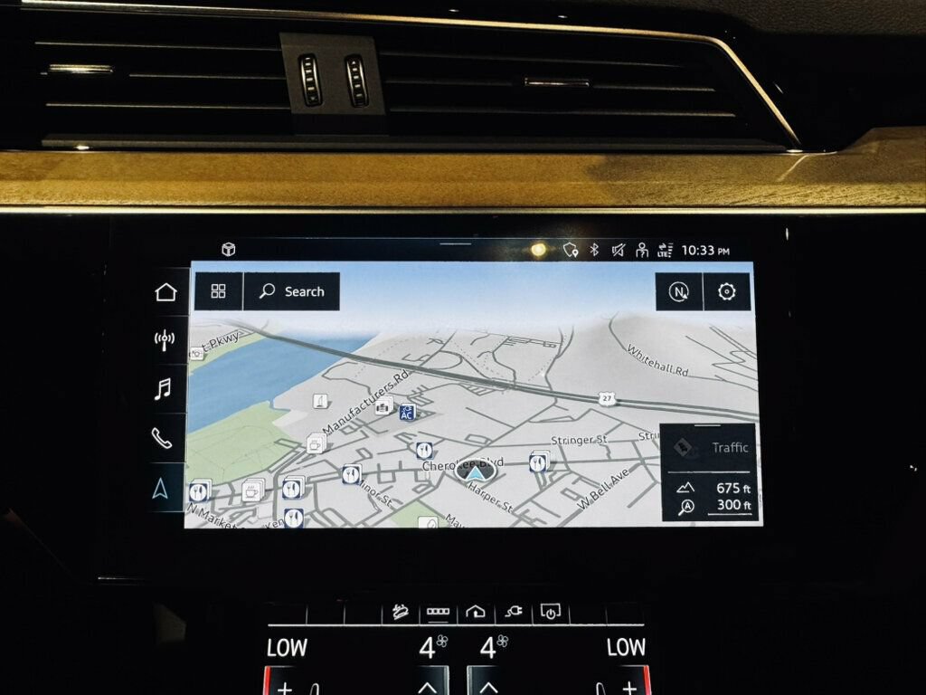 Used 2024 Audi Q8 e-tron Premium AWD/4WD image 17