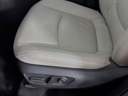 Used 2021 Toyota RAV4 XLE w/ XLE Grade Weather Package AWD/4WD image 24