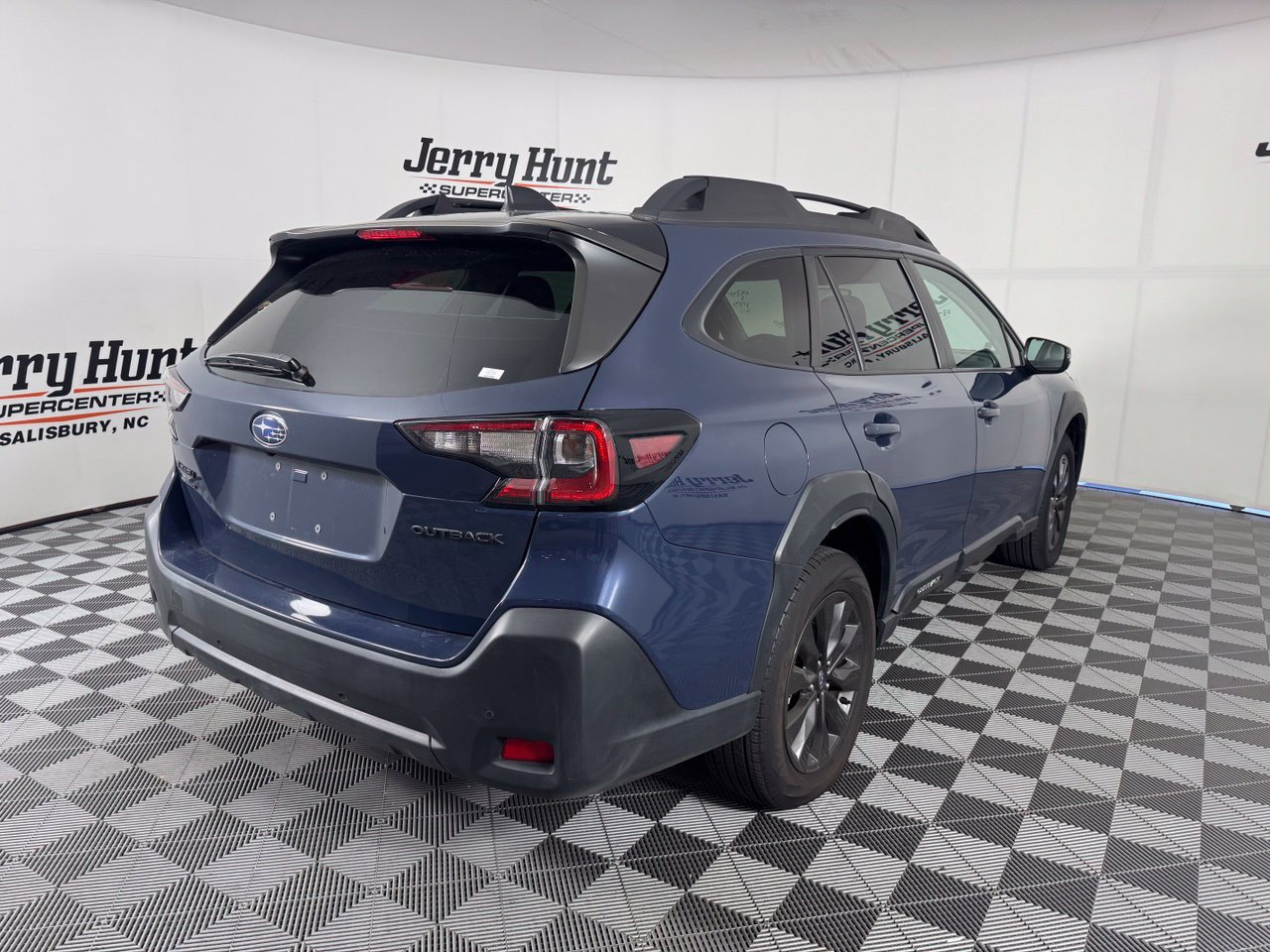 Used 2025 Subaru Outback Onyx Edition AWD/4WD image 7