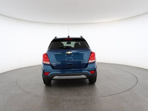Used 2019 Chevrolet Trax LT w/ LT Convenience Package image 14