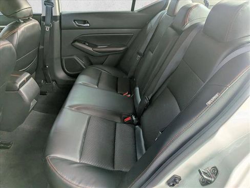 Used 2024 Nissan Altima 2.5 SR FWD image 24