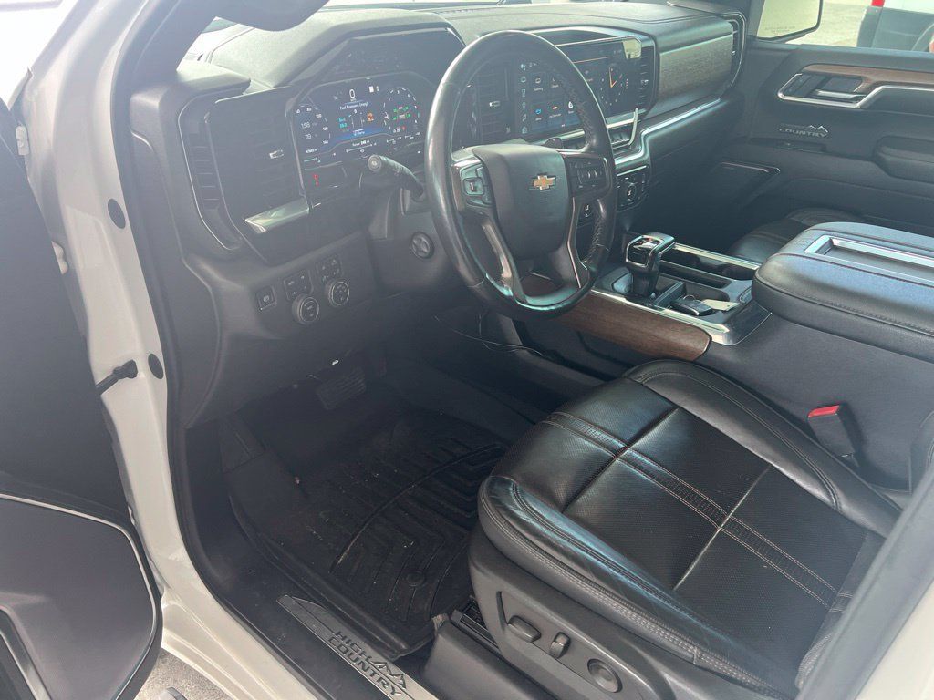 Used 2022 Chevrolet Silverado 1500 High Country w/ LPO, Dark Essentials Package AWD/4WD image 12