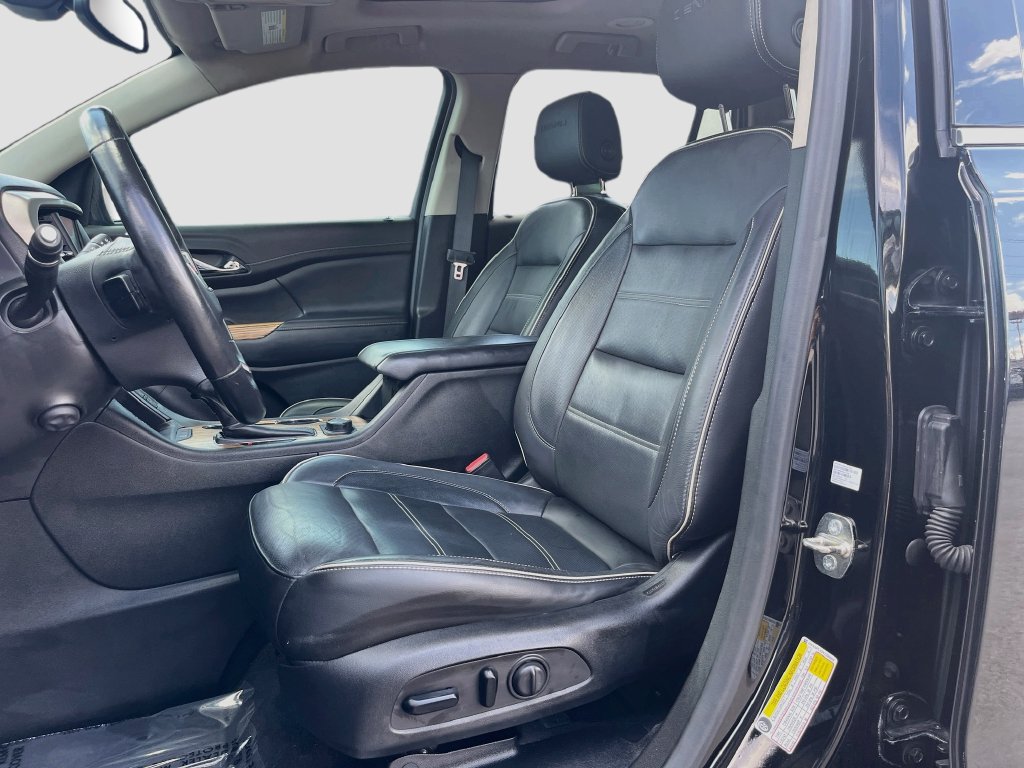 Used 2019 GMC Acadia Denali w/ Technology Package FWD image 22