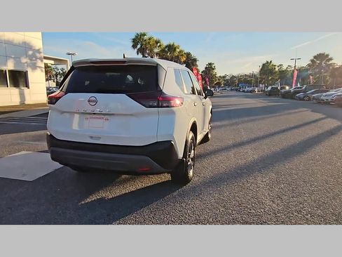 Used 2023 Nissan Rogue S image 29