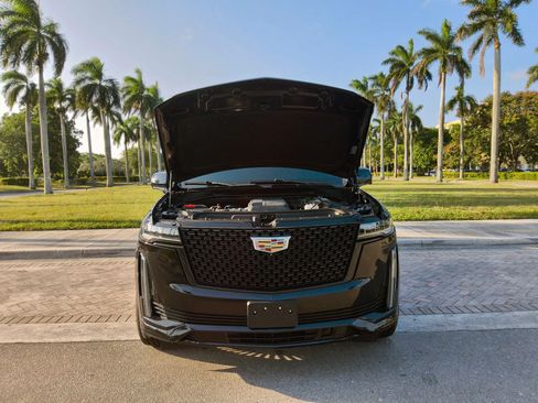 Used 2022 Cadillac Escalade ESV Luxury RWD image 46