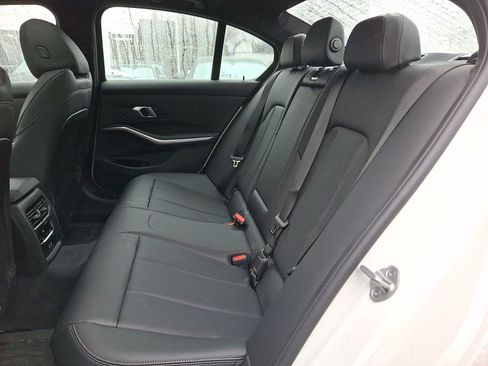 Used 2025 BMW 330i xDrive Sedan w/ Premium Package image 8