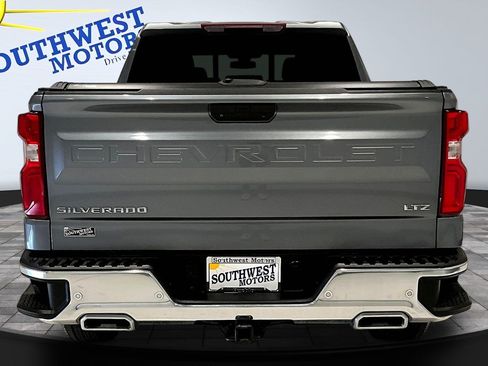 Used 2022 Chevrolet Silverado 1500 LTZ w/ LTZ Premium Package AWD/4WD image 6