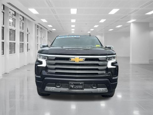 Used 2025 Chevrolet Silverado 1500 High Country AWD/4WD image 2
