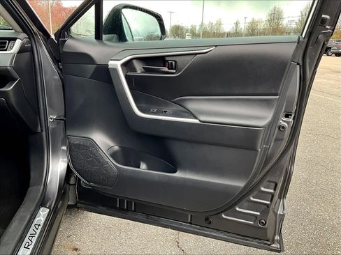 Used 2023 Toyota RAV4 LE AWD/4WD image 12