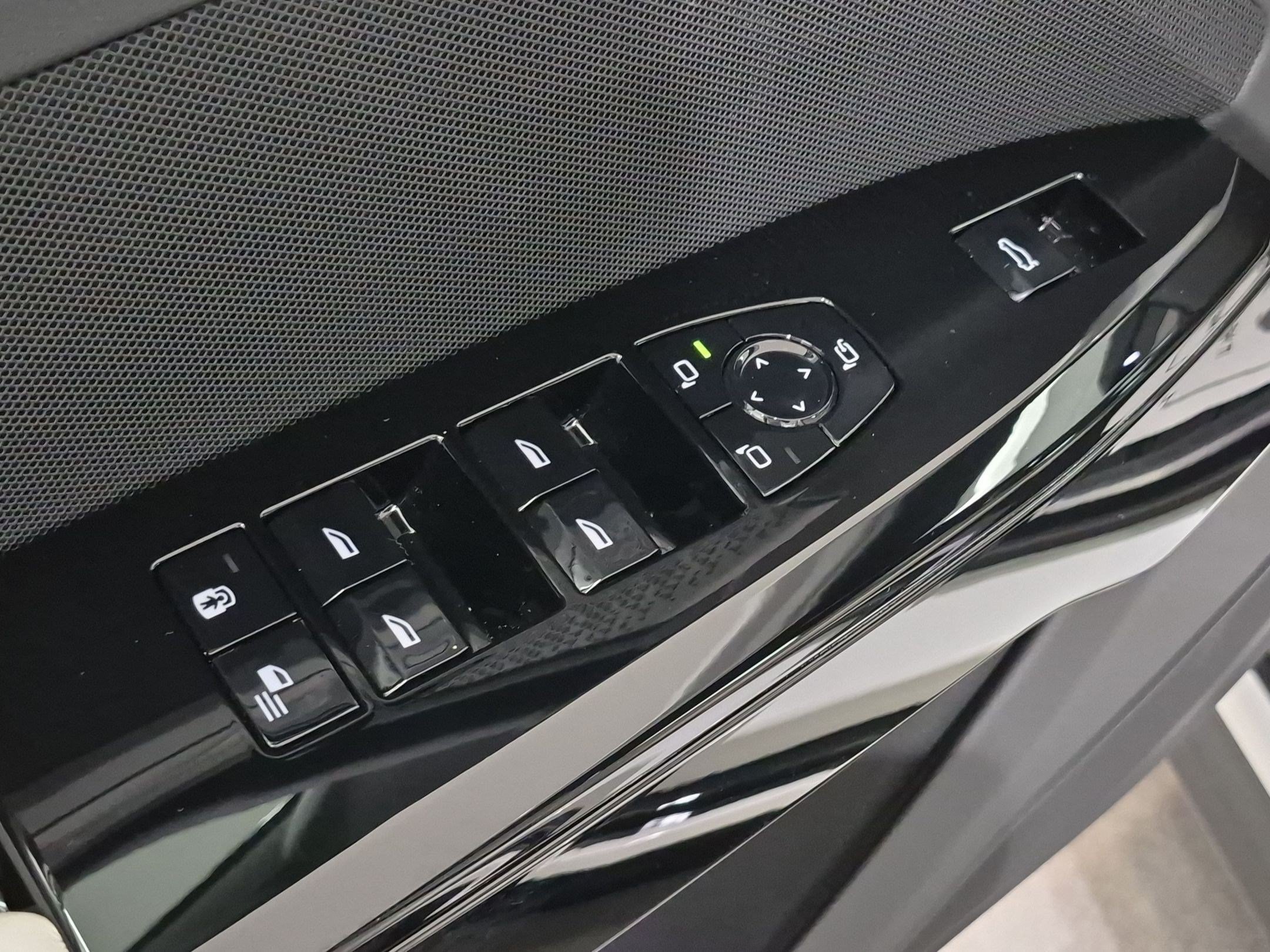 New 2027 BMW 740i w/ Executive Package RWD image 11