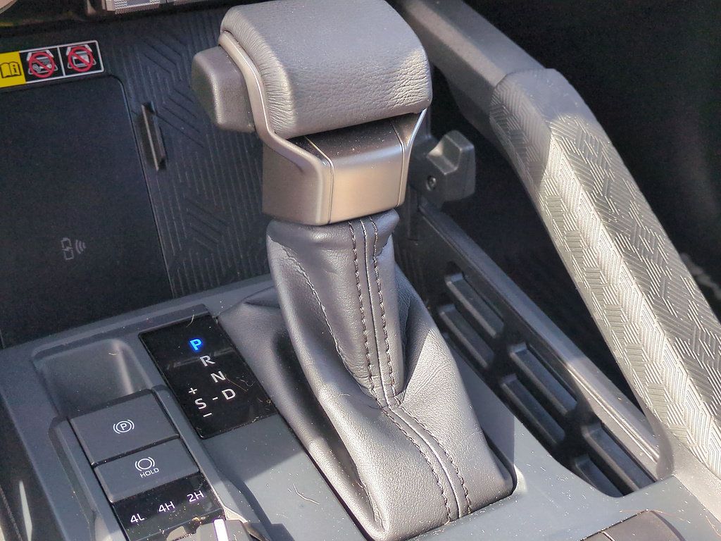 Certified 2025 Toyota Tacoma SR5 AWD/4WD image 25