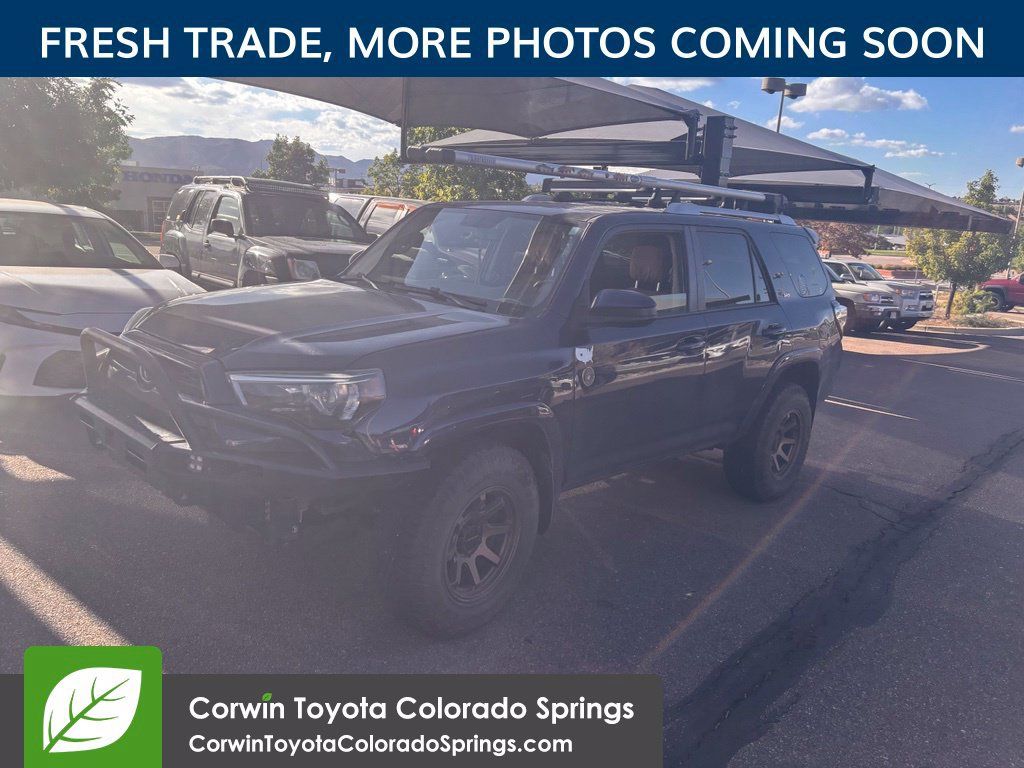 Used 2017 Toyota 4Runner SR5 AWD/4WD image 3