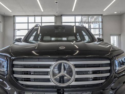 Used 2026 Mercedes-Benz GLB 250 4MATIC image 23
