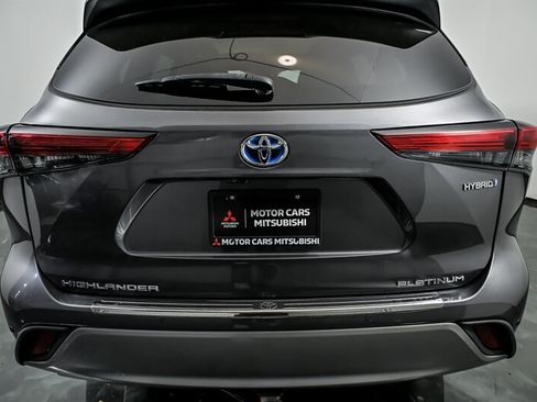 Used 2021 Toyota Highlander Platinum AWD/4WD image 8
