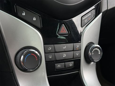 Used 2014 Chevrolet Cruze LS image 20