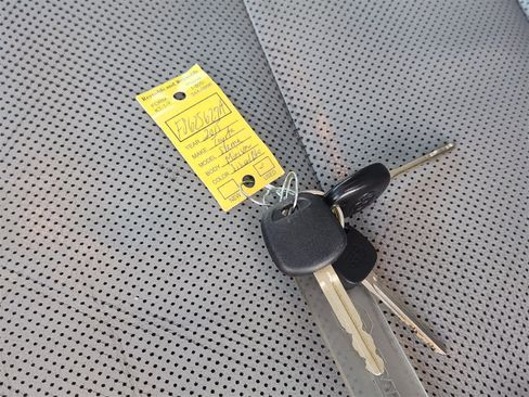 Used 2015 Toyota Sienna LE image 32