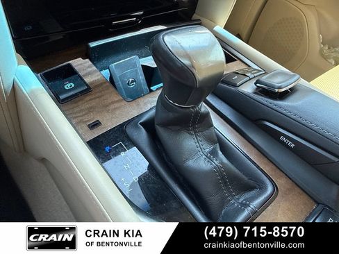 Used 2016 Lexus LX 570 4WD w/ Luxury Package image 21