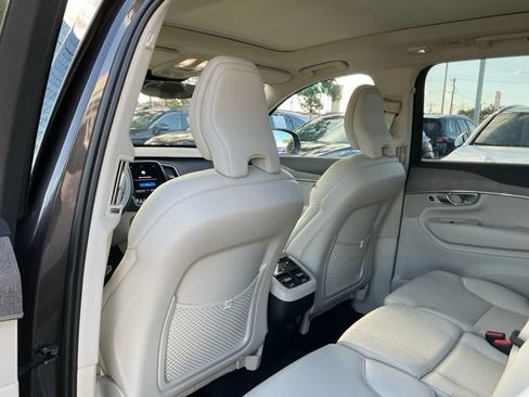 Certified 2023 Volvo XC90 B5 Plus AWD/4WD image 21