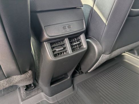 Used 2025 Chevrolet Equinox RS image 28