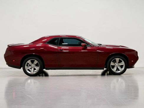 Used 2019 Dodge Challenger SXT RWD image 13