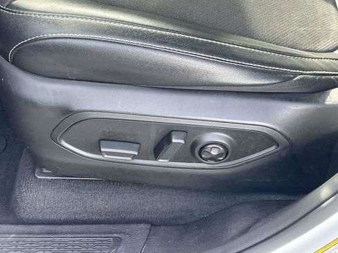 Certified 2024 Jeep Grand Cherokee L Laredo image 27