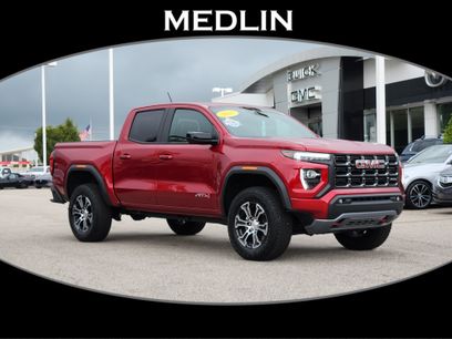 Used 2025 GMC Canyon AT4