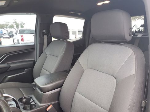 Used 2023 Chevrolet Colorado Trail Boss w/ Technology Package image 13