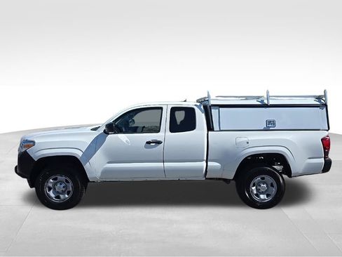 Used 2022 Toyota Tacoma SR RWD image 6