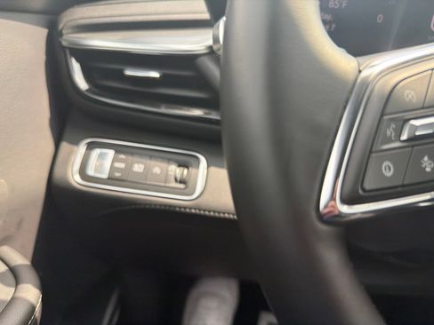 Certified 2025 Buick Enclave Preferred FWD image 12
