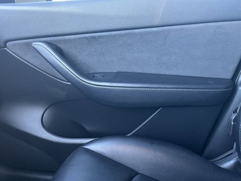 Used 2021 Tesla Model Y Performance image 25