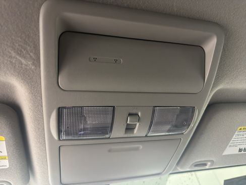 Used 2018 Nissan Frontier S RWD image 28