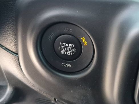 Used 2021 Jeep Gladiator Sport AWD/4WD image 19