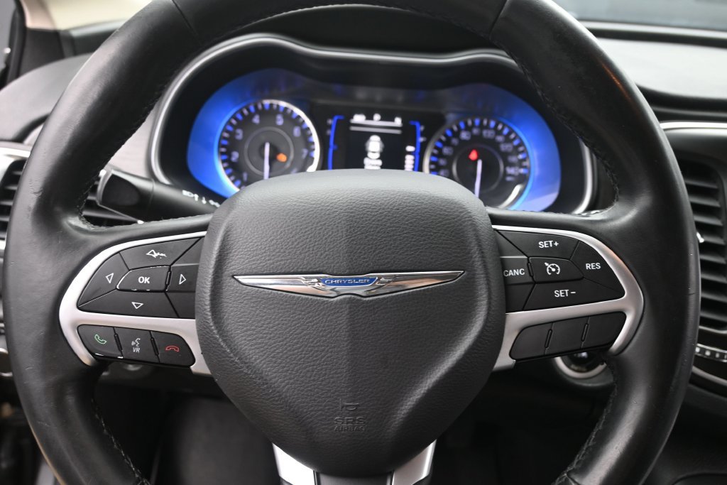 Used 2015 Chrysler 200 Limited w/ Convenience Group FWD image 30